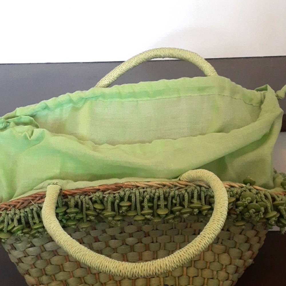 & Green woven beach tote bag purse with bead accents - Picture 5 of 7